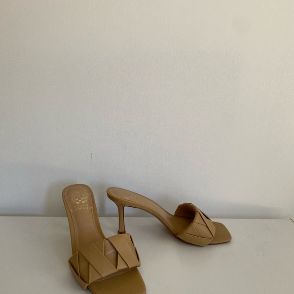 tan Vince Camuto sandal - Picture 3 of 15